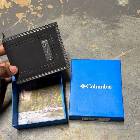 wallet - Picture 1 of 4